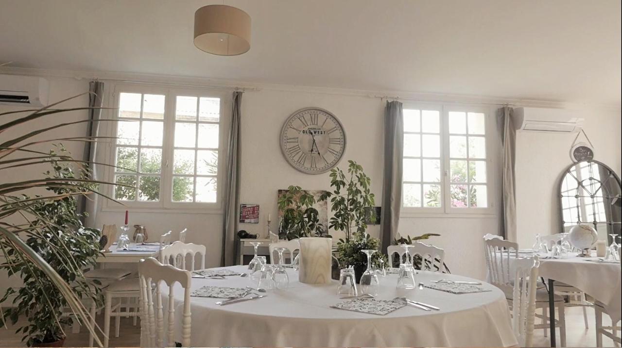 Clairac  Orangerie Du Chateau Marith - Domaine Avec Piscine מראה חיצוני תמונה