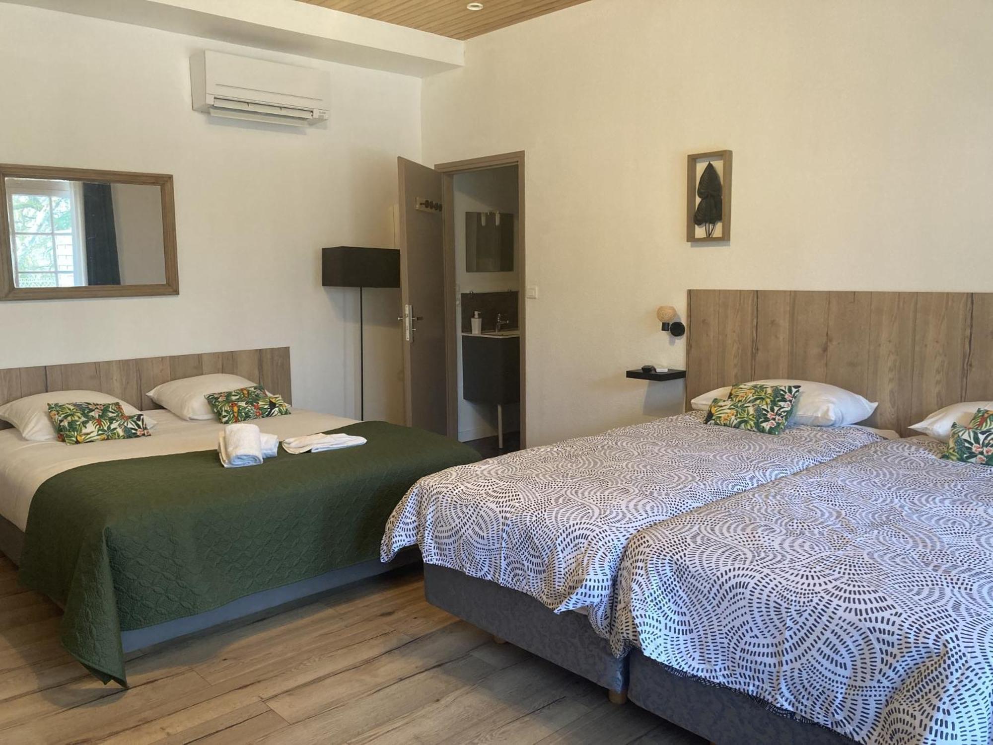 Clairac  Orangerie Du Chateau Marith - Domaine Avec Piscine מראה חיצוני תמונה